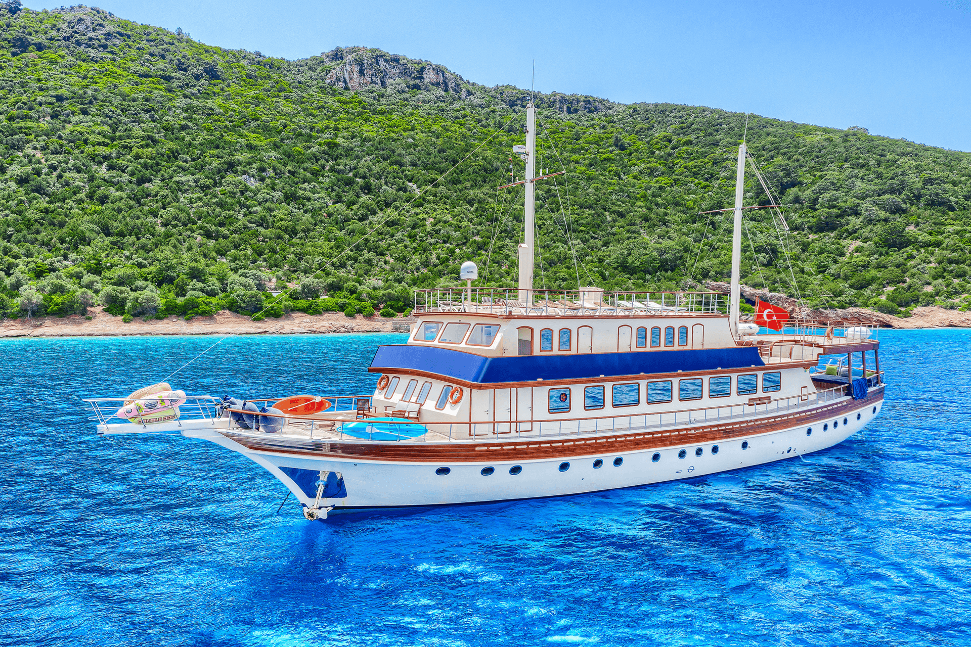 Love Boat yacht