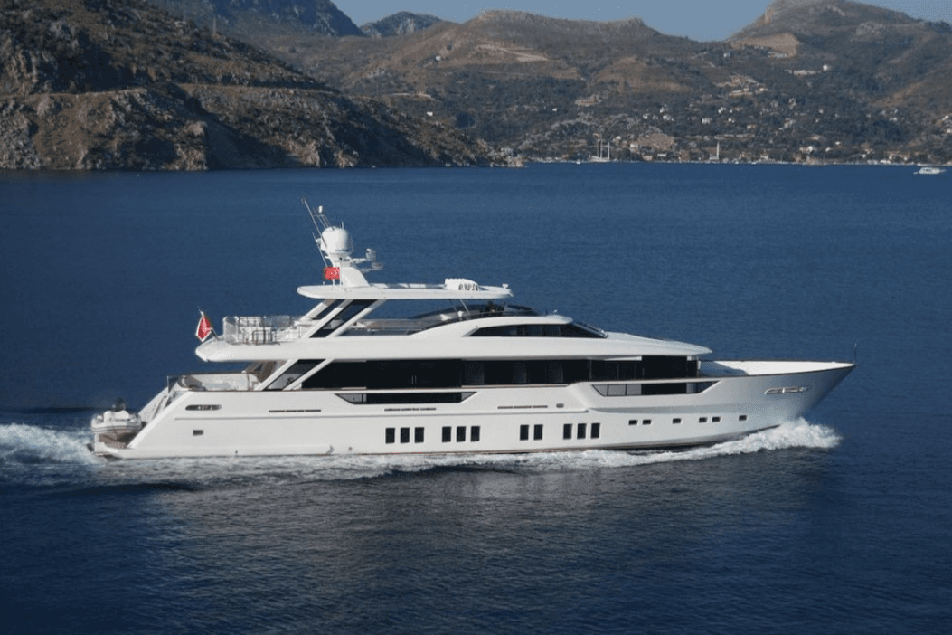 REM yacht