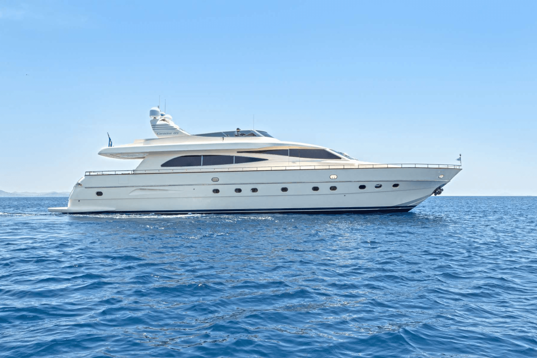 VYNO yacht