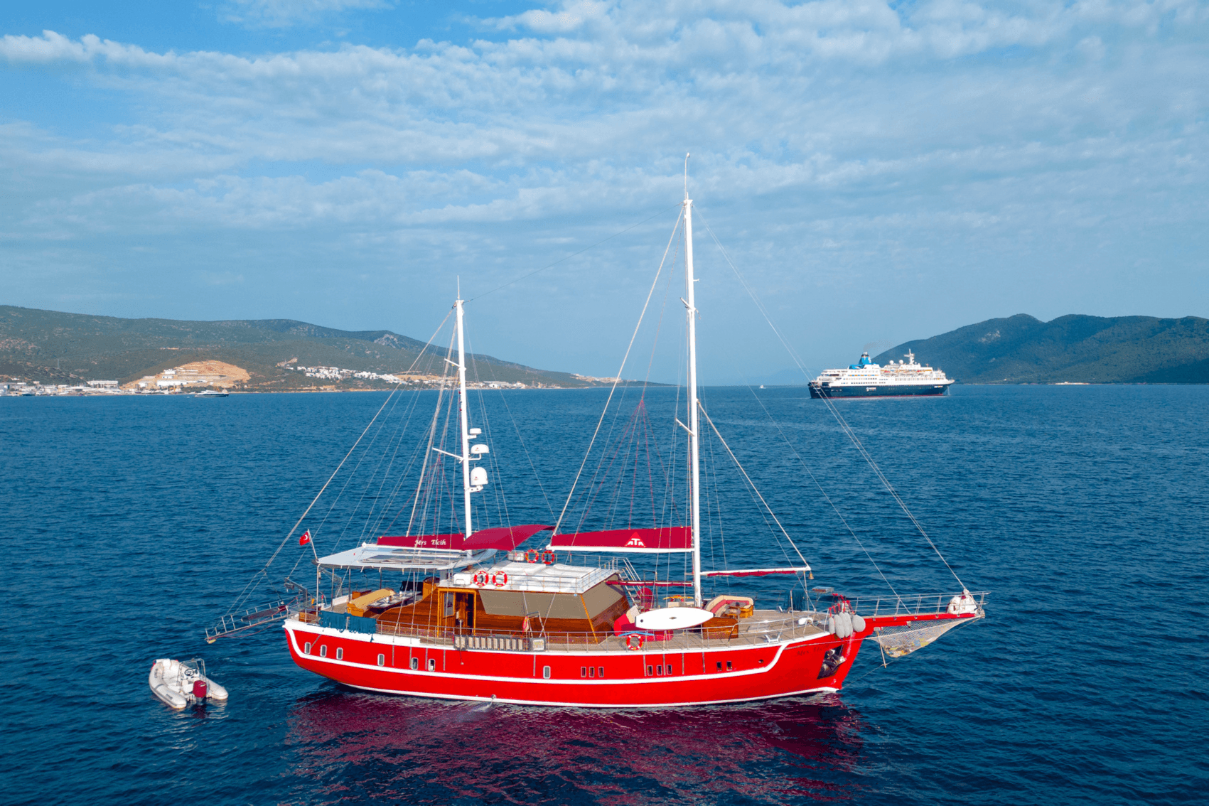 MRS ELCIH yacht