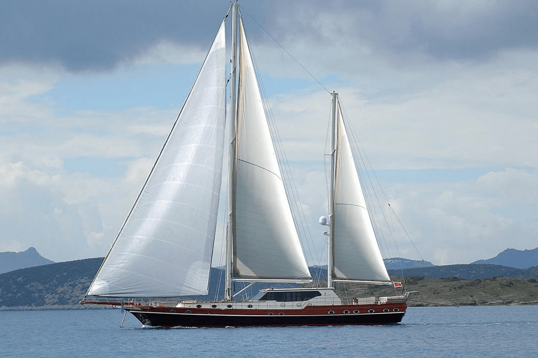 Dragon Fly yacht