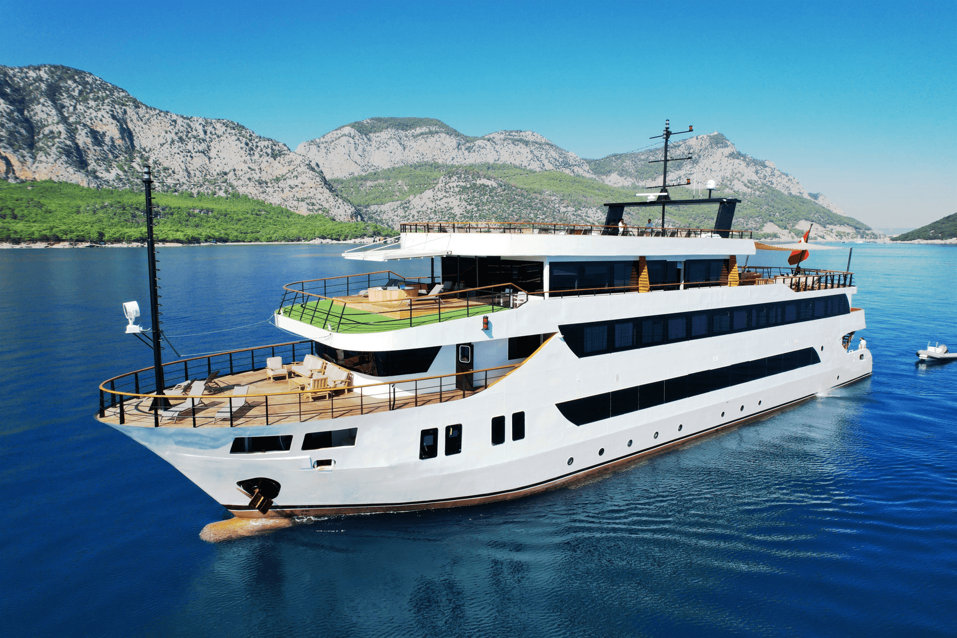Limitless yacht