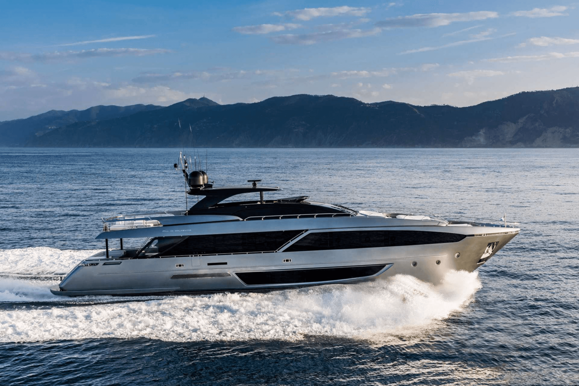 FIGURATI yacht