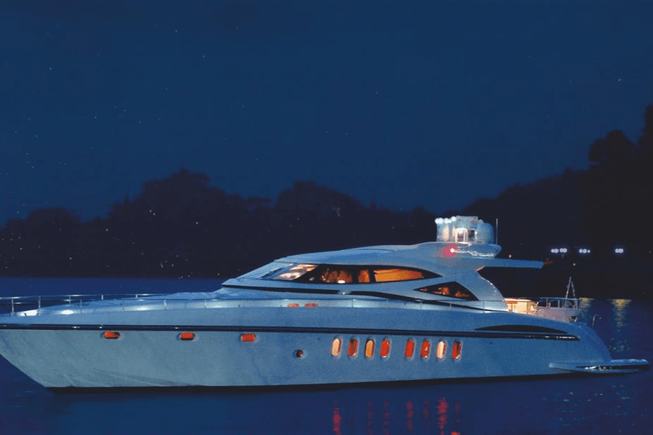 AMIR III yacht