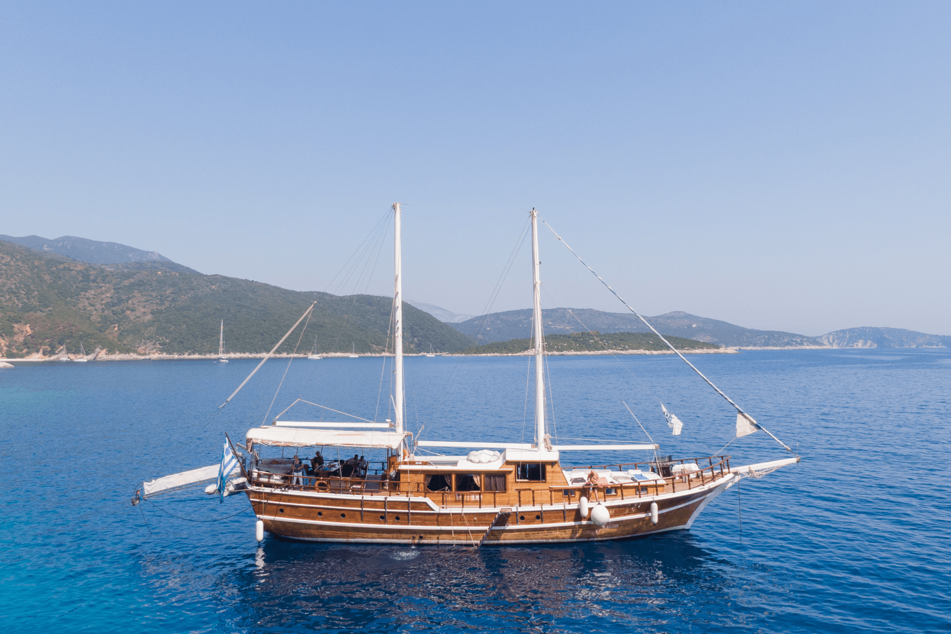 Harmonia yacht