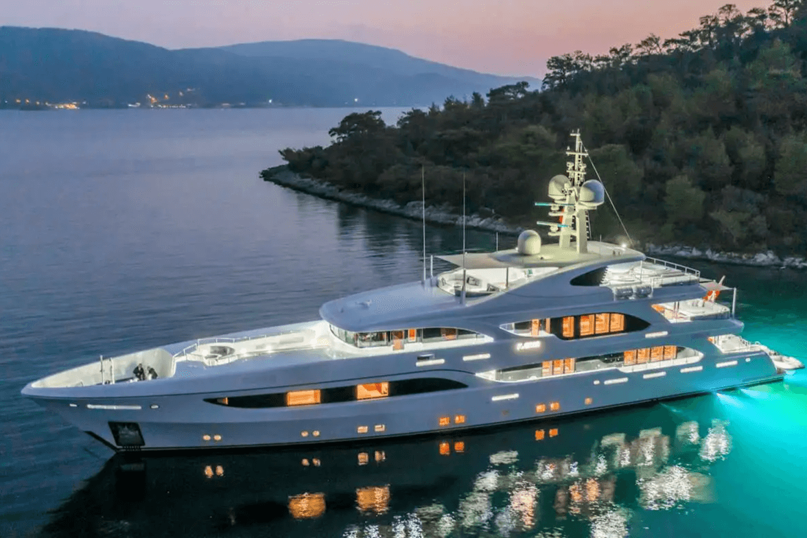IMMERSIVE yacht