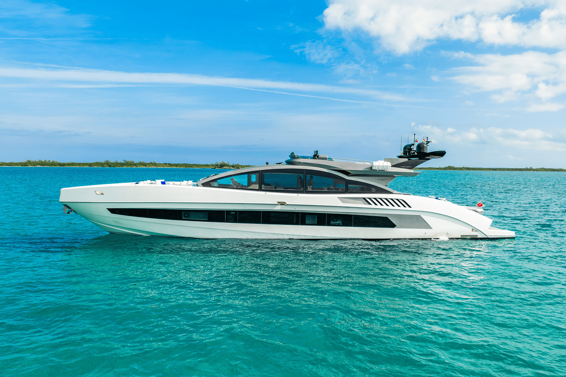 M7 yacht