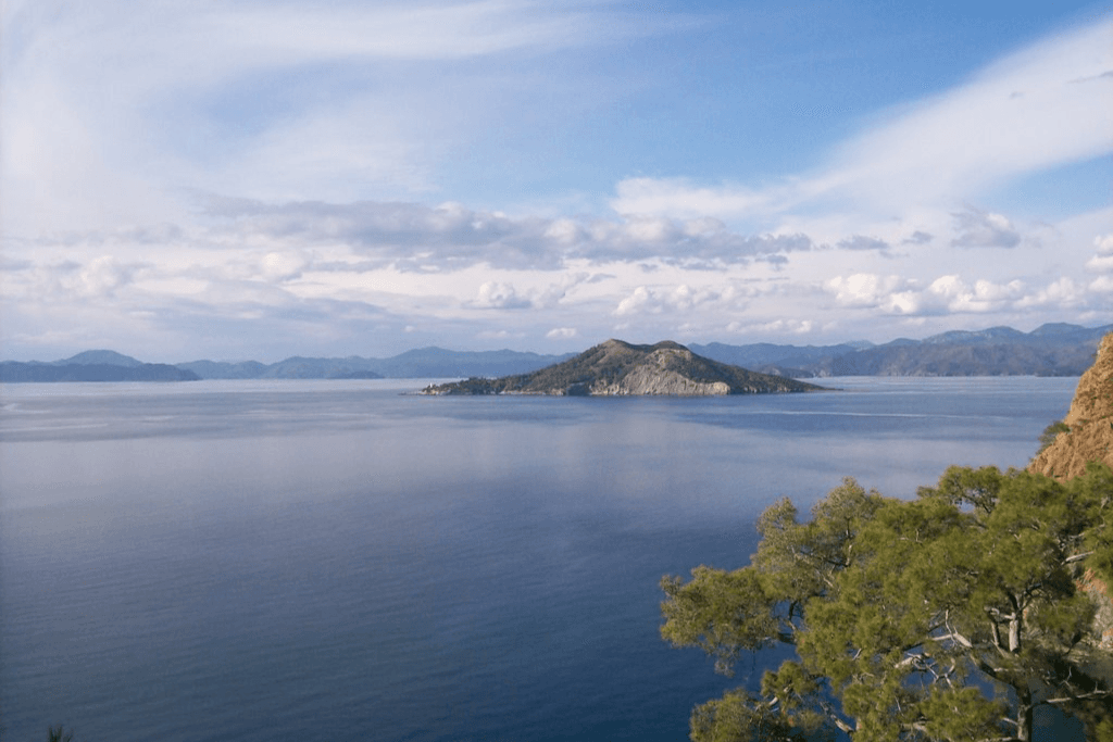 Kizil Island